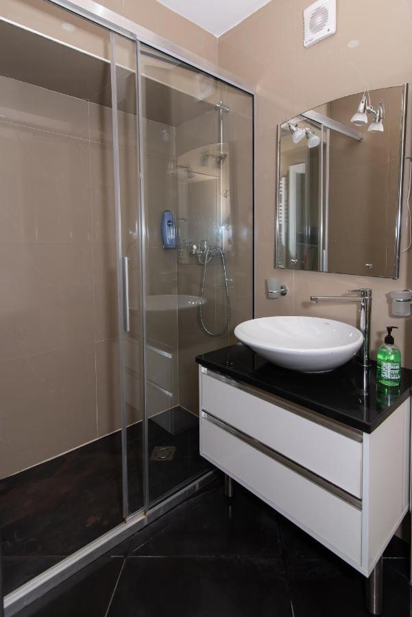 Exclusive Apartment *